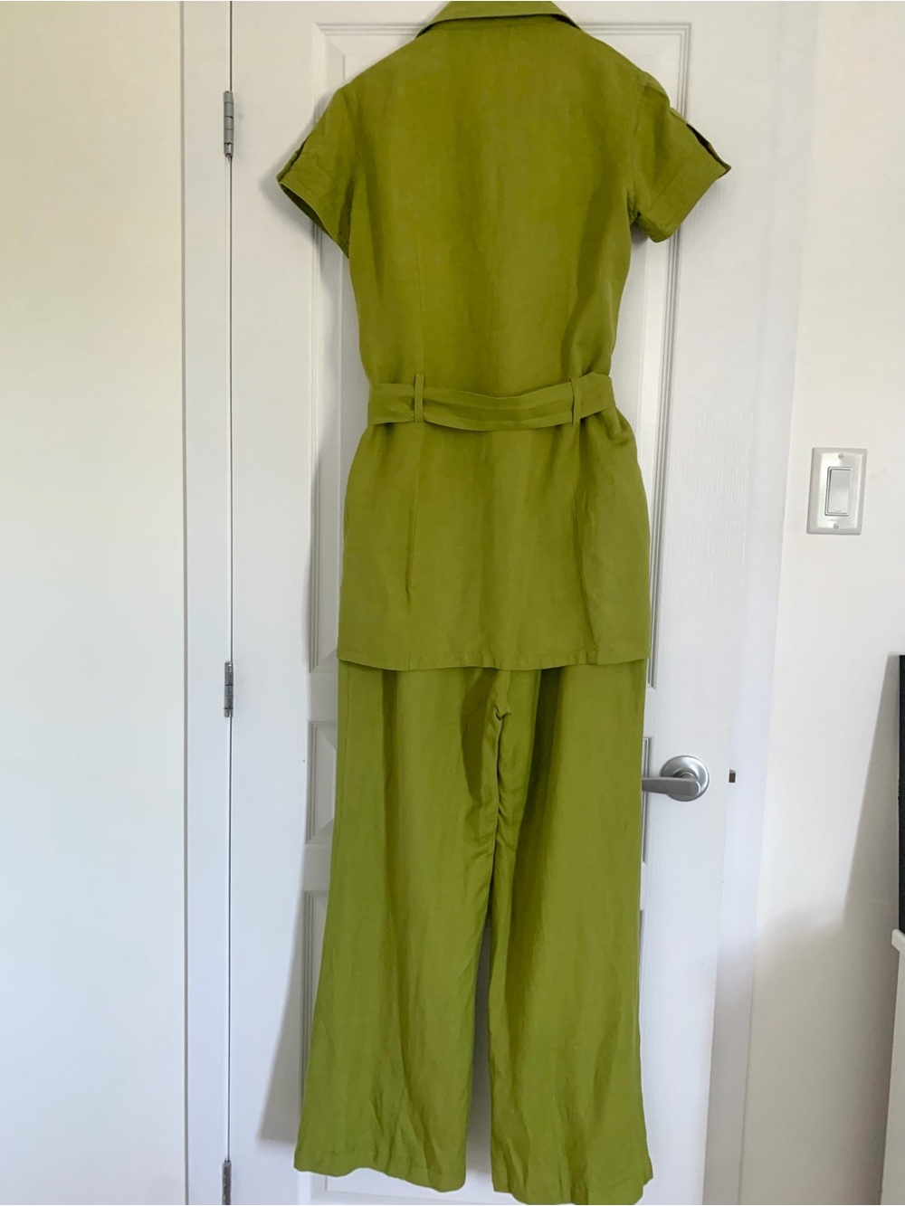 Olive Green Linen 2 Piece Set: Pants & Shirt ๐ - Picture 3 of 16